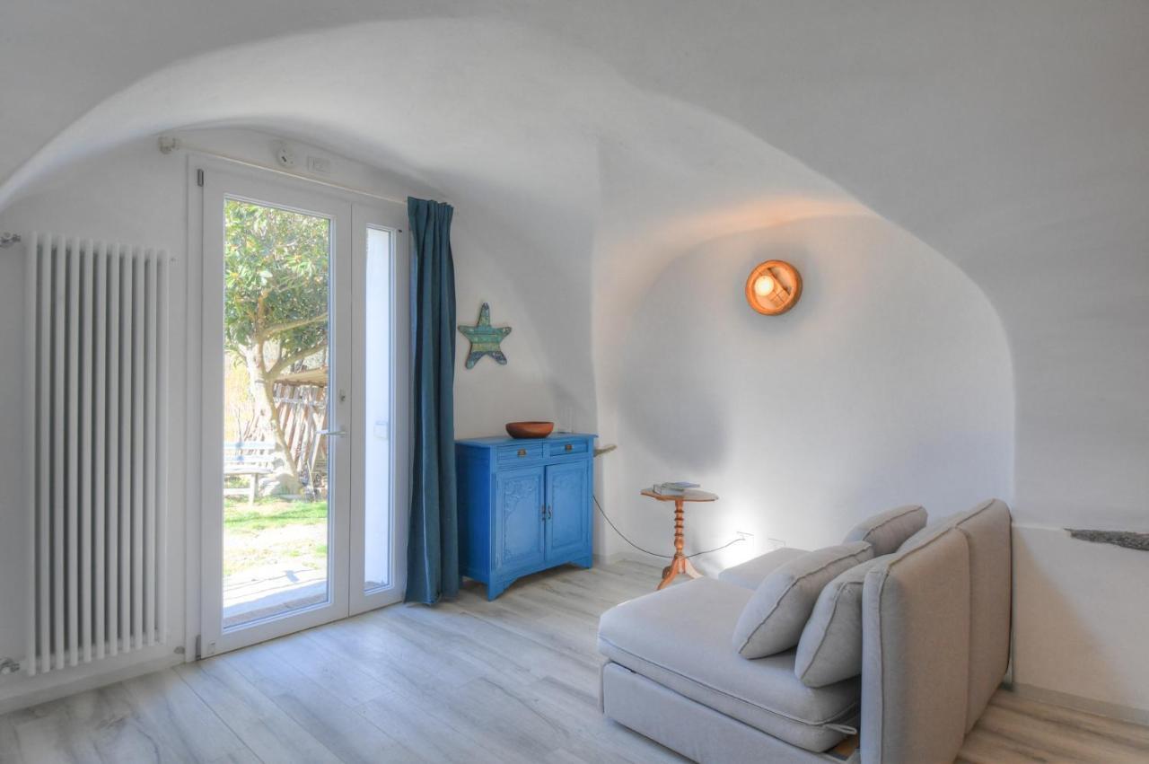 Antica Casa Del Canto Iara - Private Parking Calice Ligure エクステリア 写真