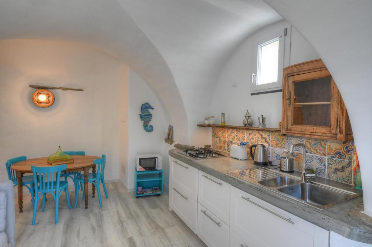 Antica Casa Del Canto Iara - Private Parking Calice Ligure エクステリア 写真